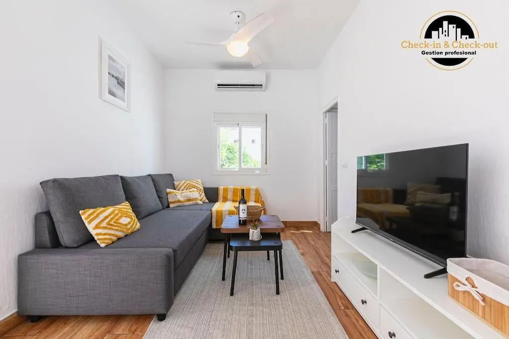 Apartamento El Ancla 埃斯特波纳 公寓